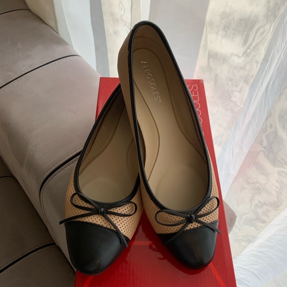 Aerosoles Perforated Leather Ballet Flats size 9.5M - Picture 5 of 15